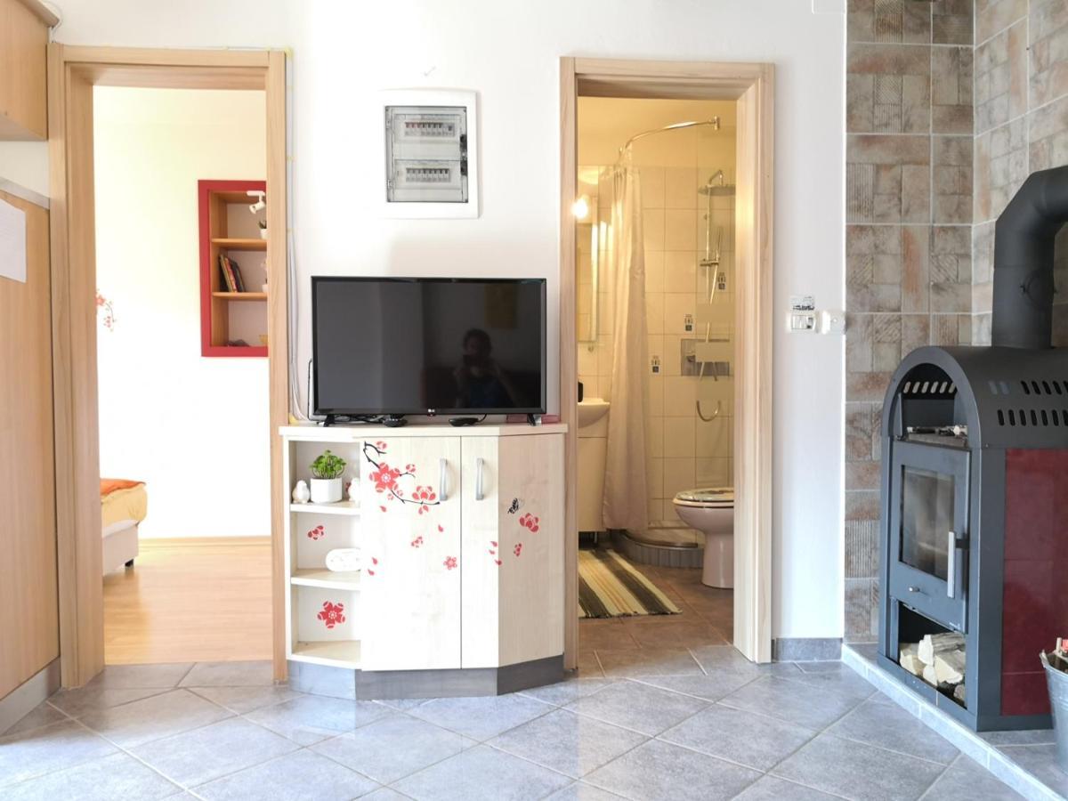 Red Apple Apartment โบเว็ก ภายนอก รูปภาพ