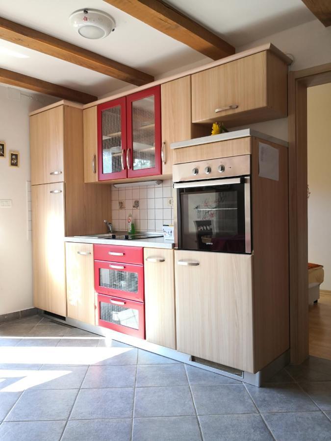 Red Apple Apartment โบเว็ก ภายนอก รูปภาพ