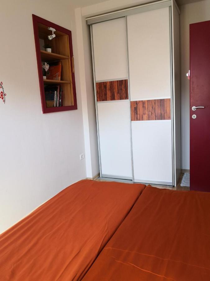 Red Apple Apartment โบเว็ก ภายนอก รูปภาพ